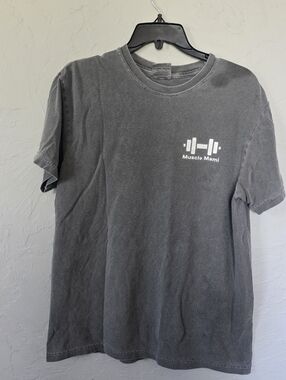 Comfort colors medium muscle Mommy - Bodybuilding & Weightlifting